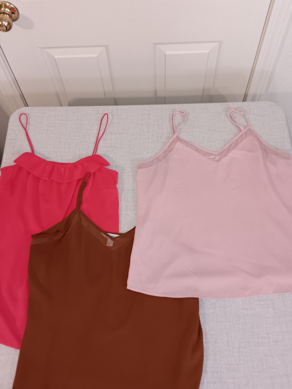 3 Camisoles Set, 2 Nine West M Pink, Brown 1 S Coral Unbranded